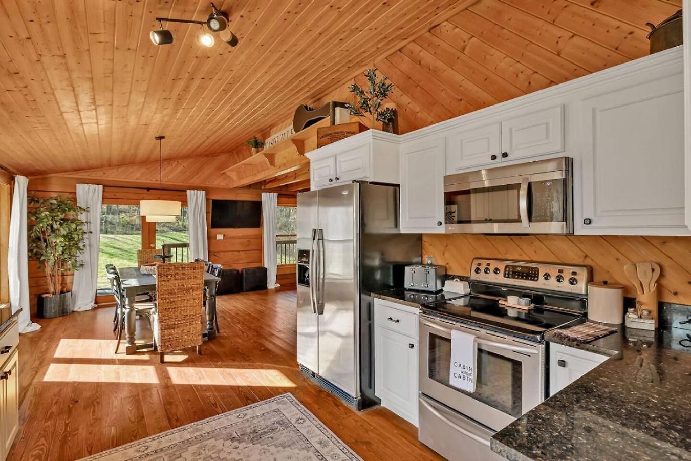 Creeks Luxury Retreat 15 Min To Downtown Holiday home Nashville