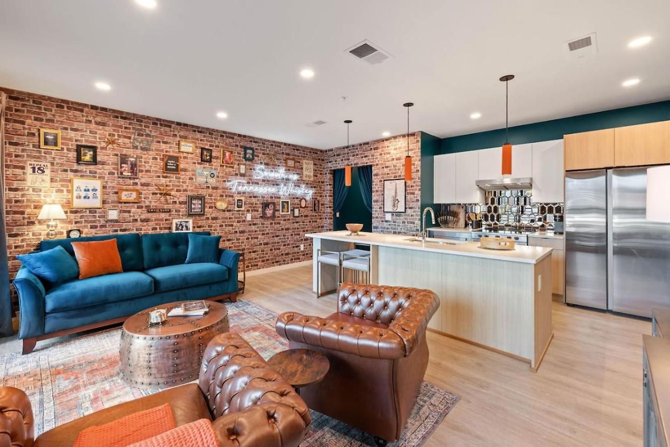 Holiday home Walk To Downtown Nash From The Speakeasy Pool, Gym, Parking And More, Amazing Location *
