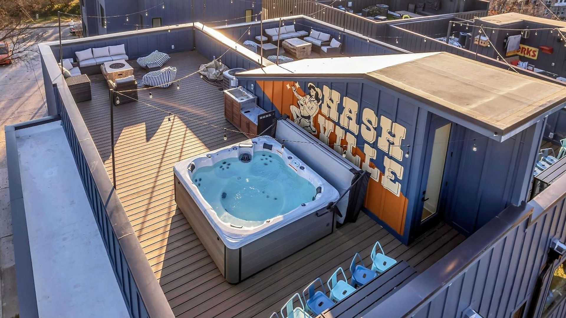 Twin Homes Rooftop Deck Hot Tub Outdoor Kitchen Holiday home *