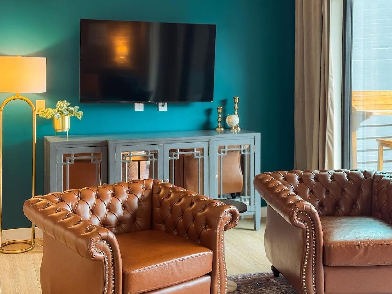 Walk To Downtown Nash From The Speakeasy Pool, Gym, Parking And More, Amazing Location Nashville