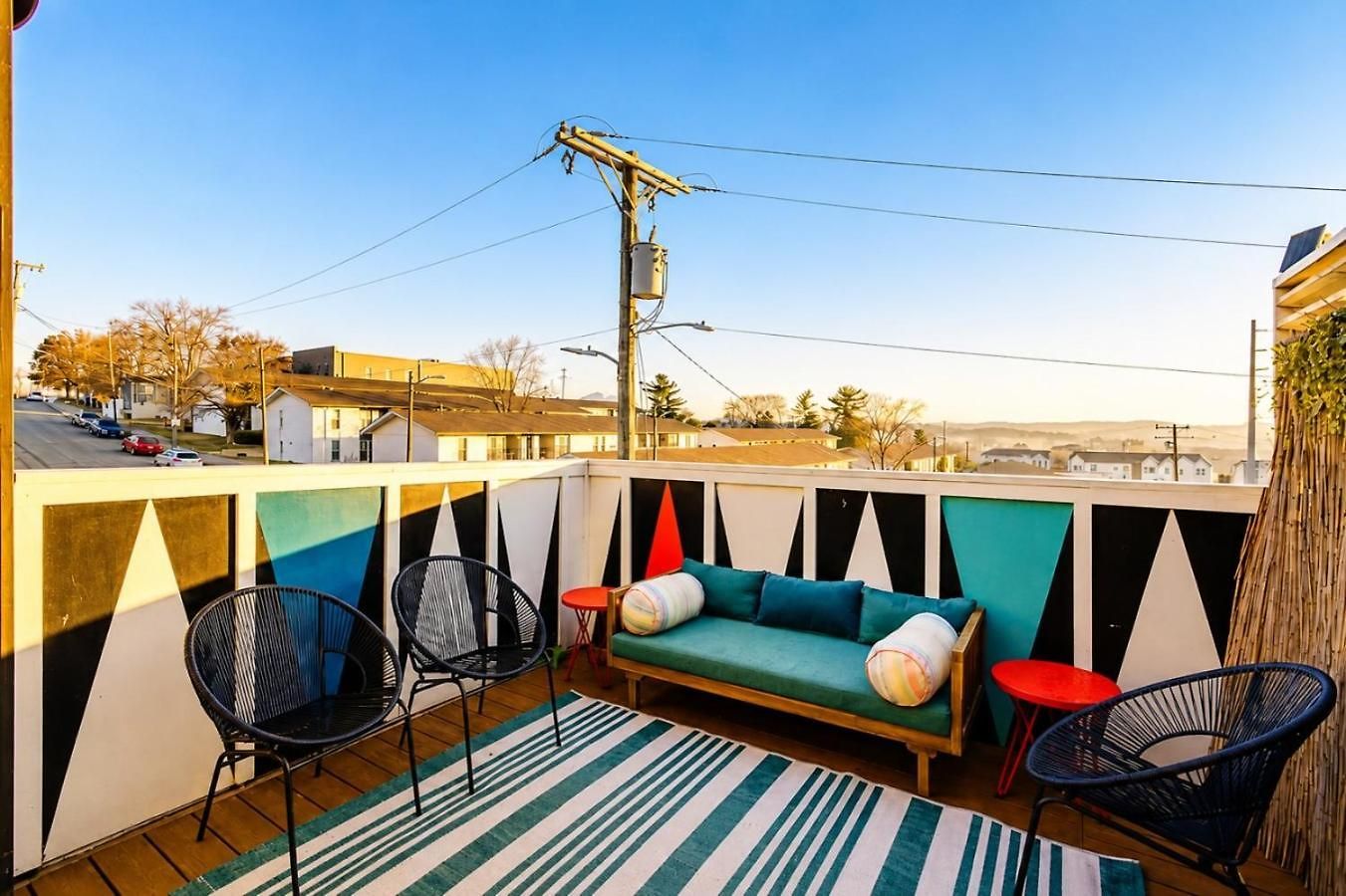 Apartment Nations Sky Retreat 2br Private Rooftop Views *