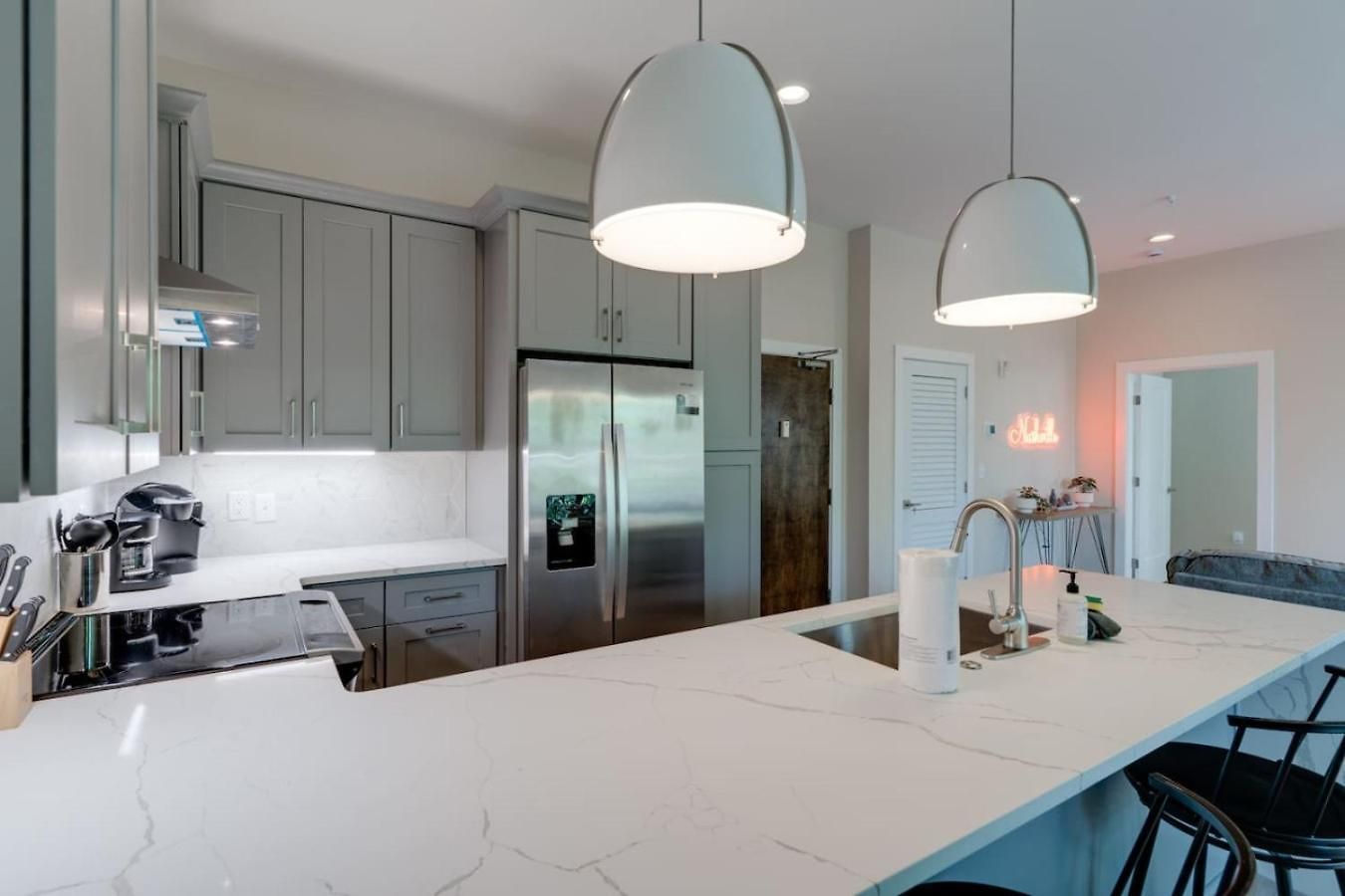 Prime West End 2br W, Sauna And Balcony Near Vandy! Apartment