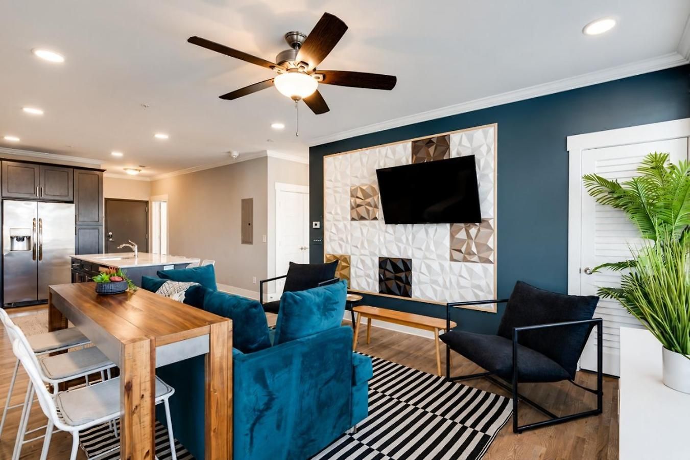 Nations Sky Retreat 2br Private Rooftop Views Apartment