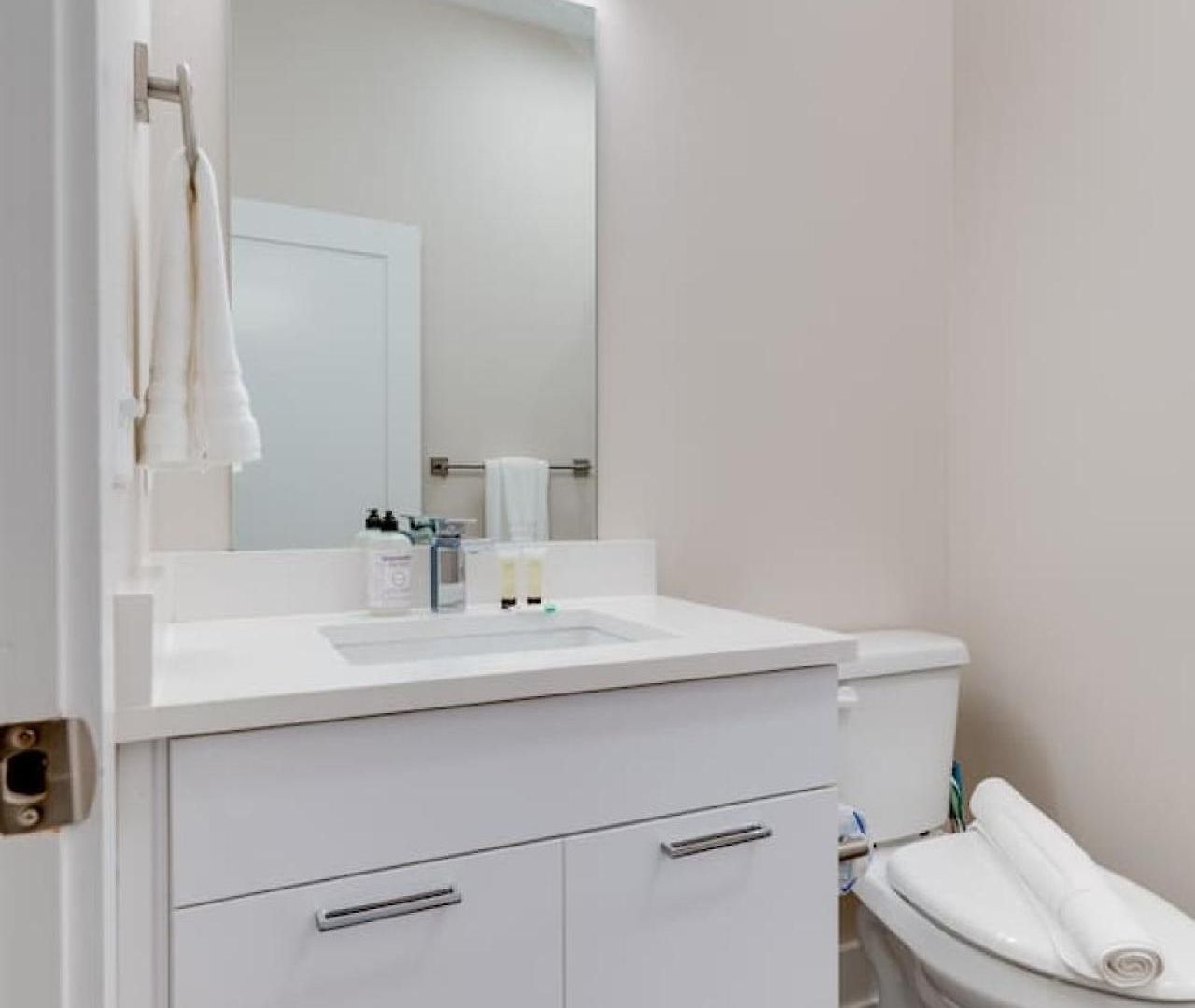 Prime West End 2br W, Sauna And Balcony Near Vandy! Apartment Nashville