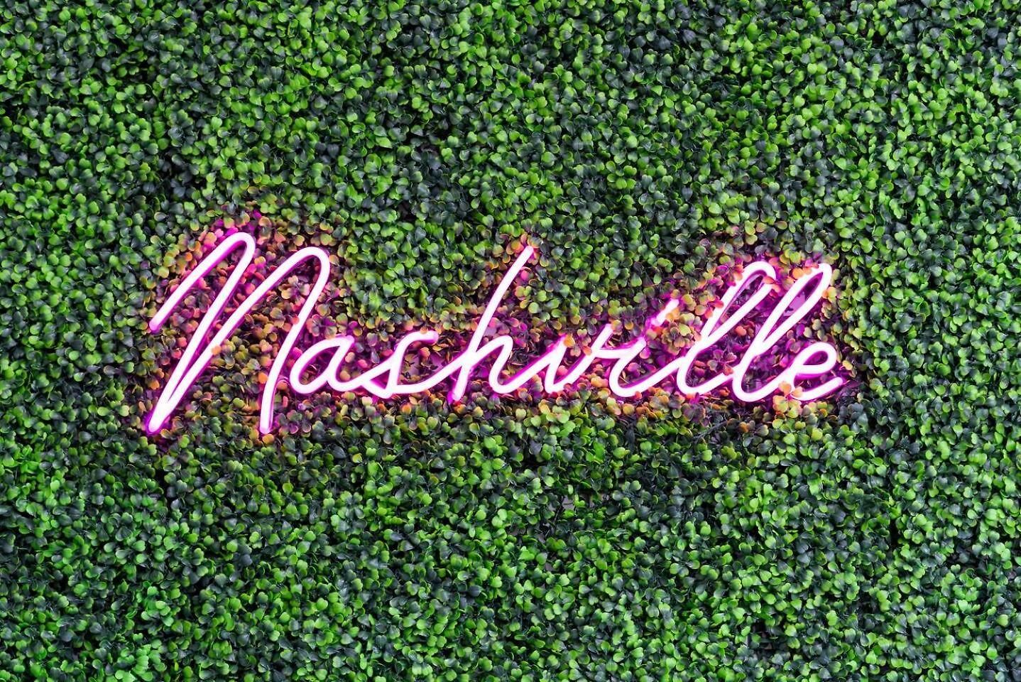 Nash Bash Retreat With Neon Sign & Sleeps 13 Apartment Nashville