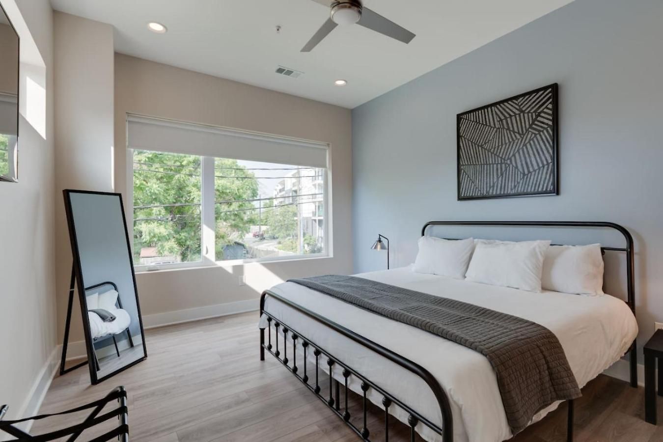 Prime West End 2br W, Sauna And Balcony Near Vandy! *