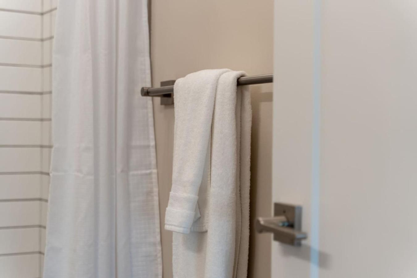 Prime West End 2br W, Sauna And Balcony Near Vandy! Apartment Nashville