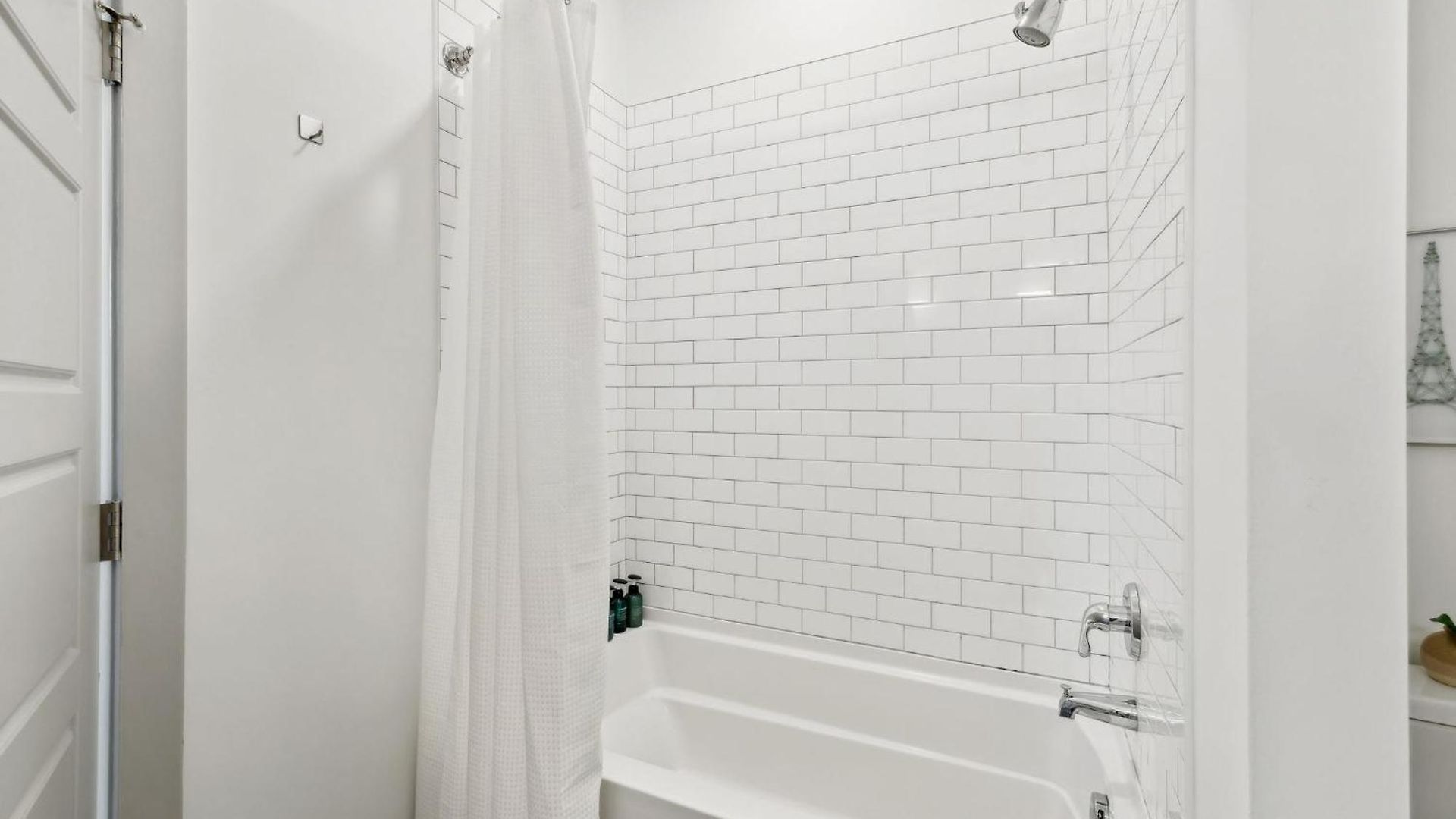 Modern Townhome 2 Miles South Of Downtown And Broadway Ave *