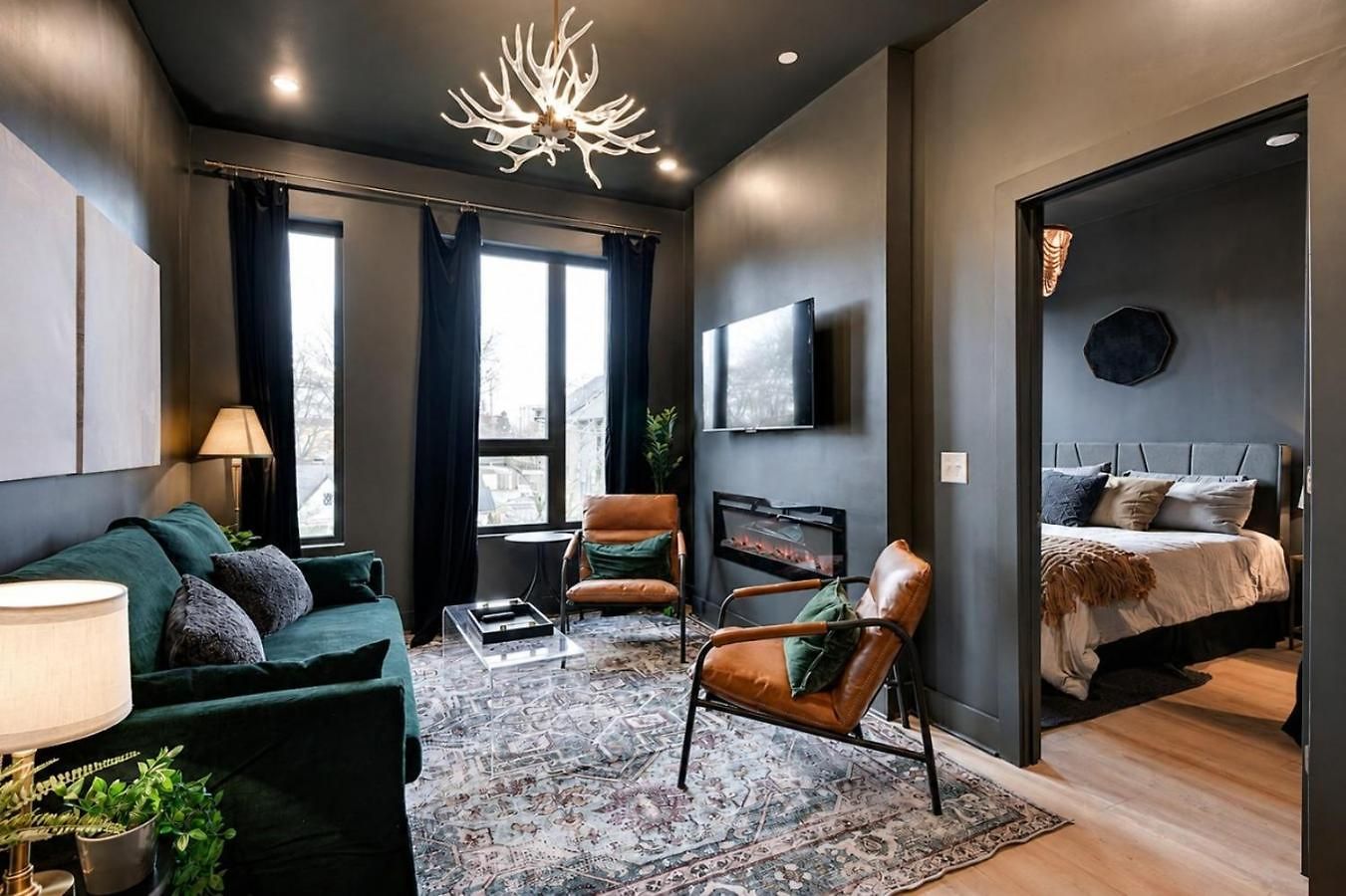 Spacious Floor Sleeps 6 *