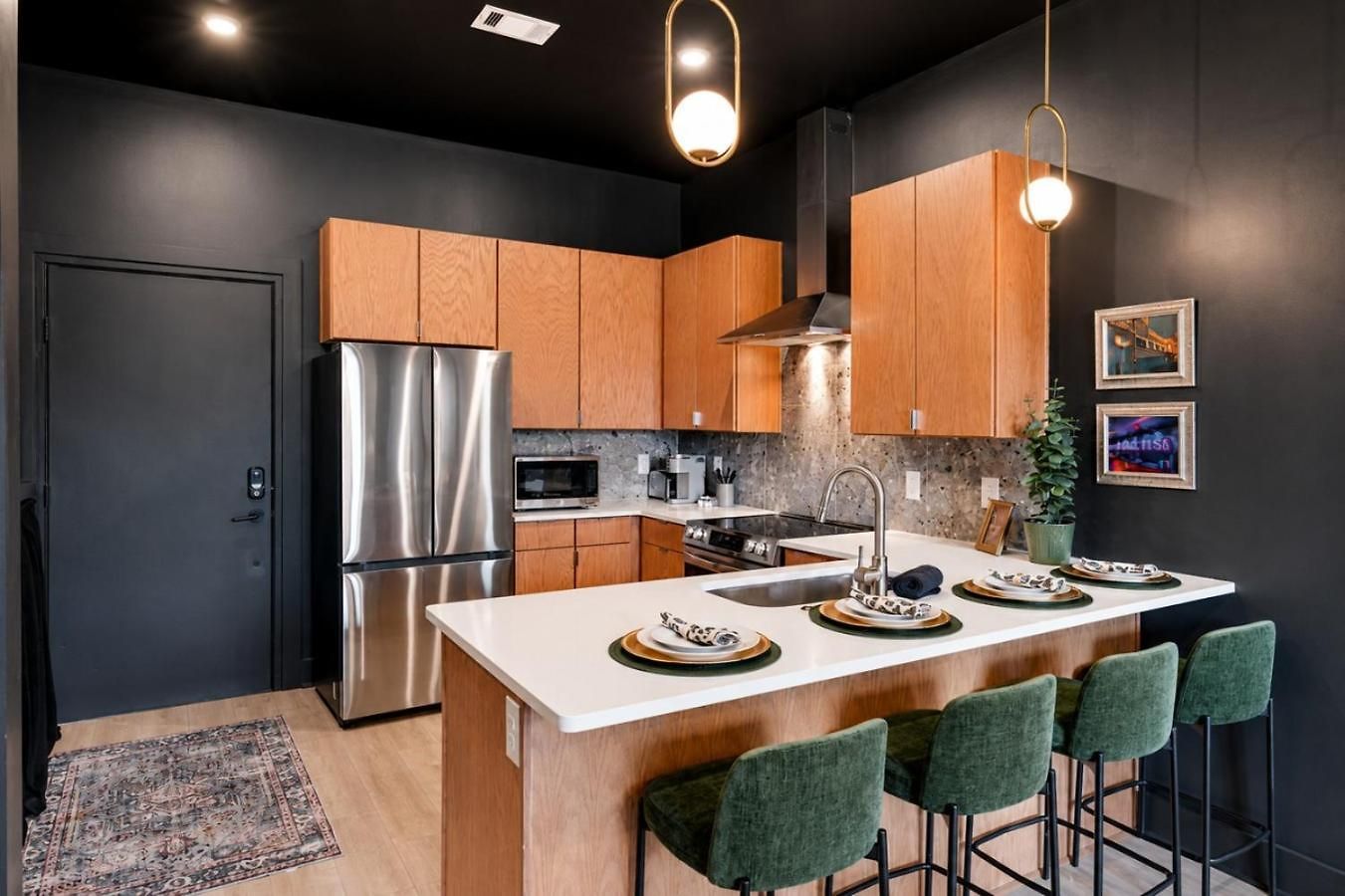 Spacious Floor Sleeps 6 * Nashville