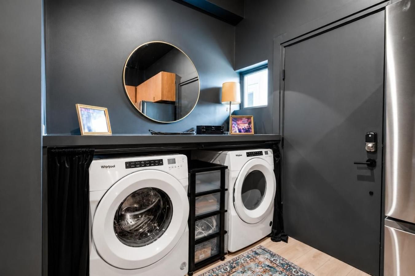 Apartment Spacious Floor Sleeps 6 *