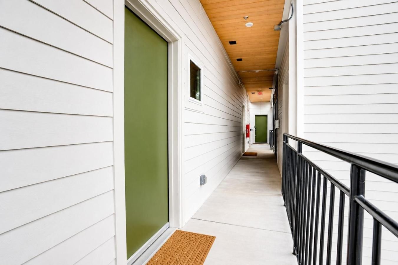 Apartment Spacious Floor Sleeps 6 *
