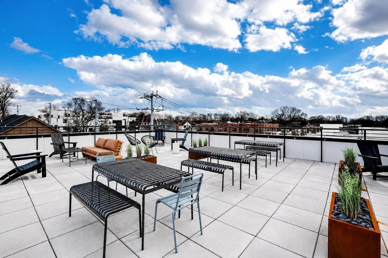 Spacious Floor Sleeps 6 Apartment Nashville