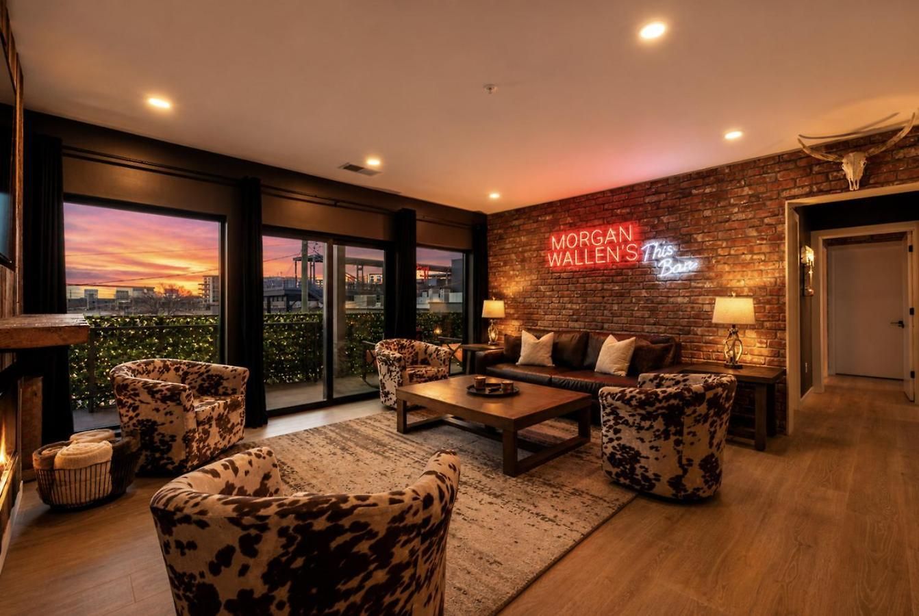 Walk To Broadway From Whiskey Glasses, Bach Party Approved With Pool And Gym