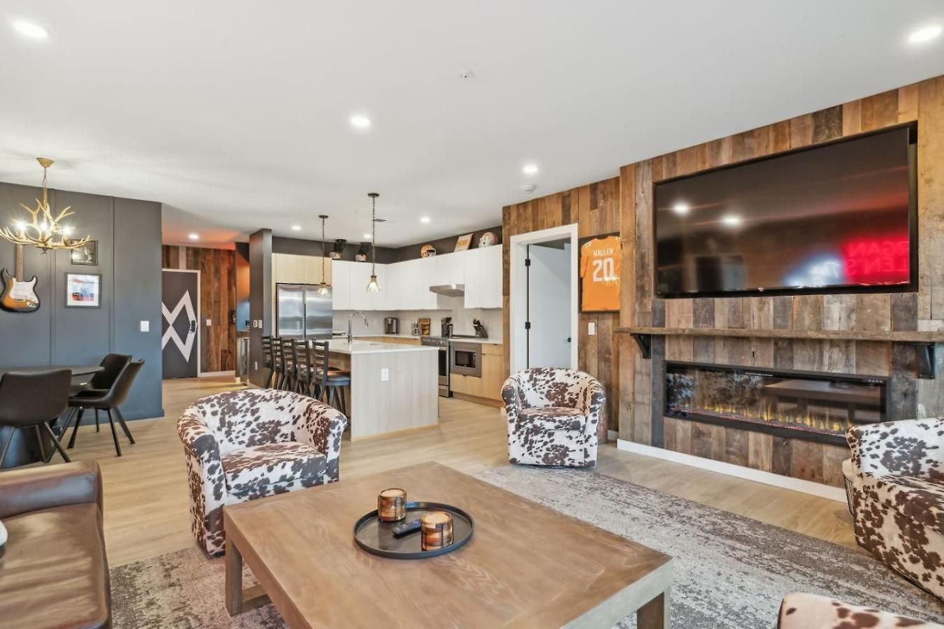 Walk To Broadway From Whiskey Glasses, Bach Party Approved With Pool And Gym Apartment *