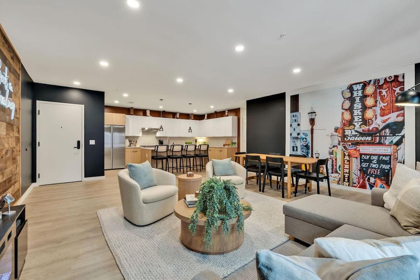 Apartment Boots On Broadway In Downtown With Parking, Pool, Gym Nashville