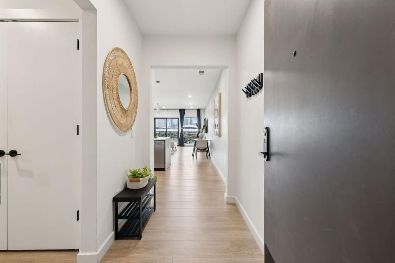 Skyline Nights Downtown Nash W/ Views, Pool, Gym * Nashville