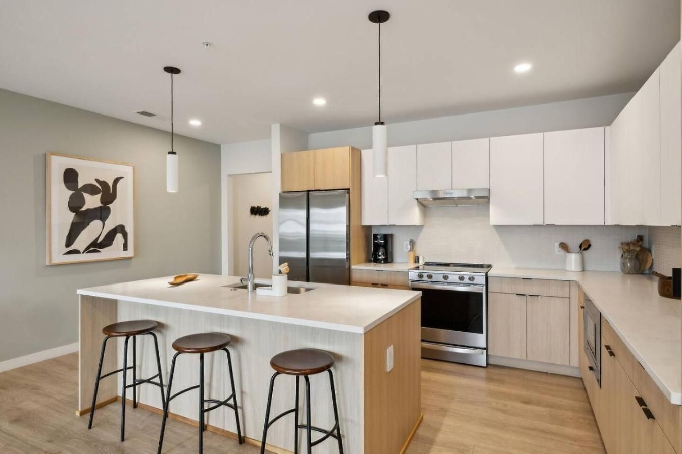 Apartment Skyline Nights Downtown Nash W/ Views, Pool, Gym *