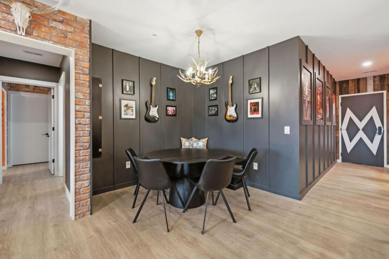 Walk To Broadway From Whiskey Glasses, Bach Party Approved With Pool And Gym Apartment