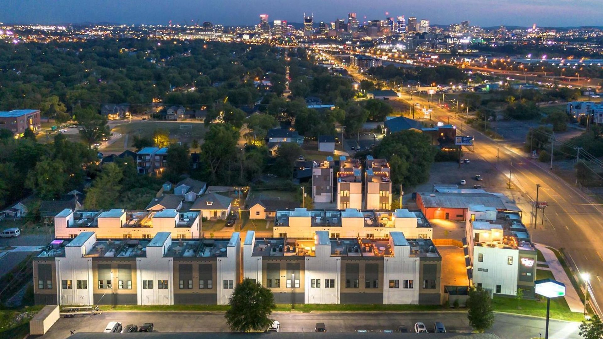 Rooftop Fire Pit Lounge Skyline Dt Nash Views Holiday home Nashville