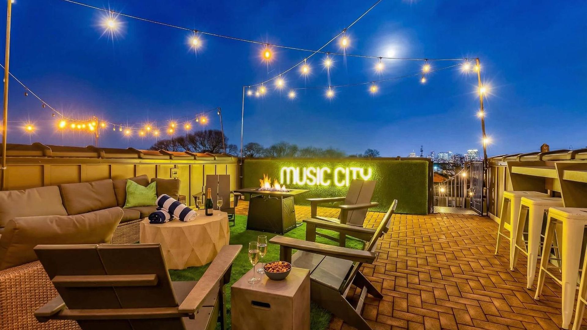 Skyline Views With Double Rooftop Deck & Game Nashville