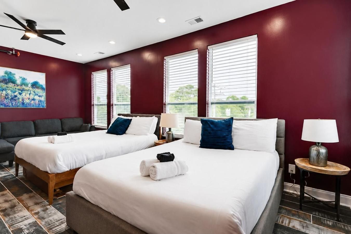 Gallant Glass 4br Floor Walk To Vandy! Apartment Nashville