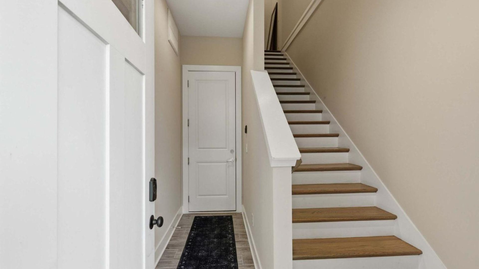 Rooftop Views 4br 4ba 7 Beds Near Broadway *