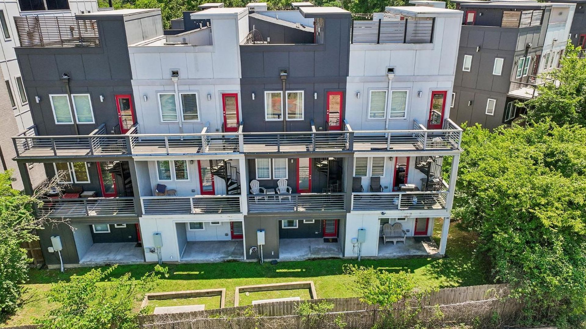 Holiday home Chic Near Downtown Sleeps 14
