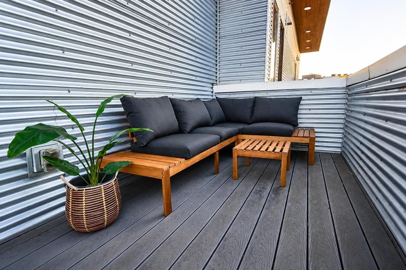 Apartment Nashvilles Wildwest Getaway