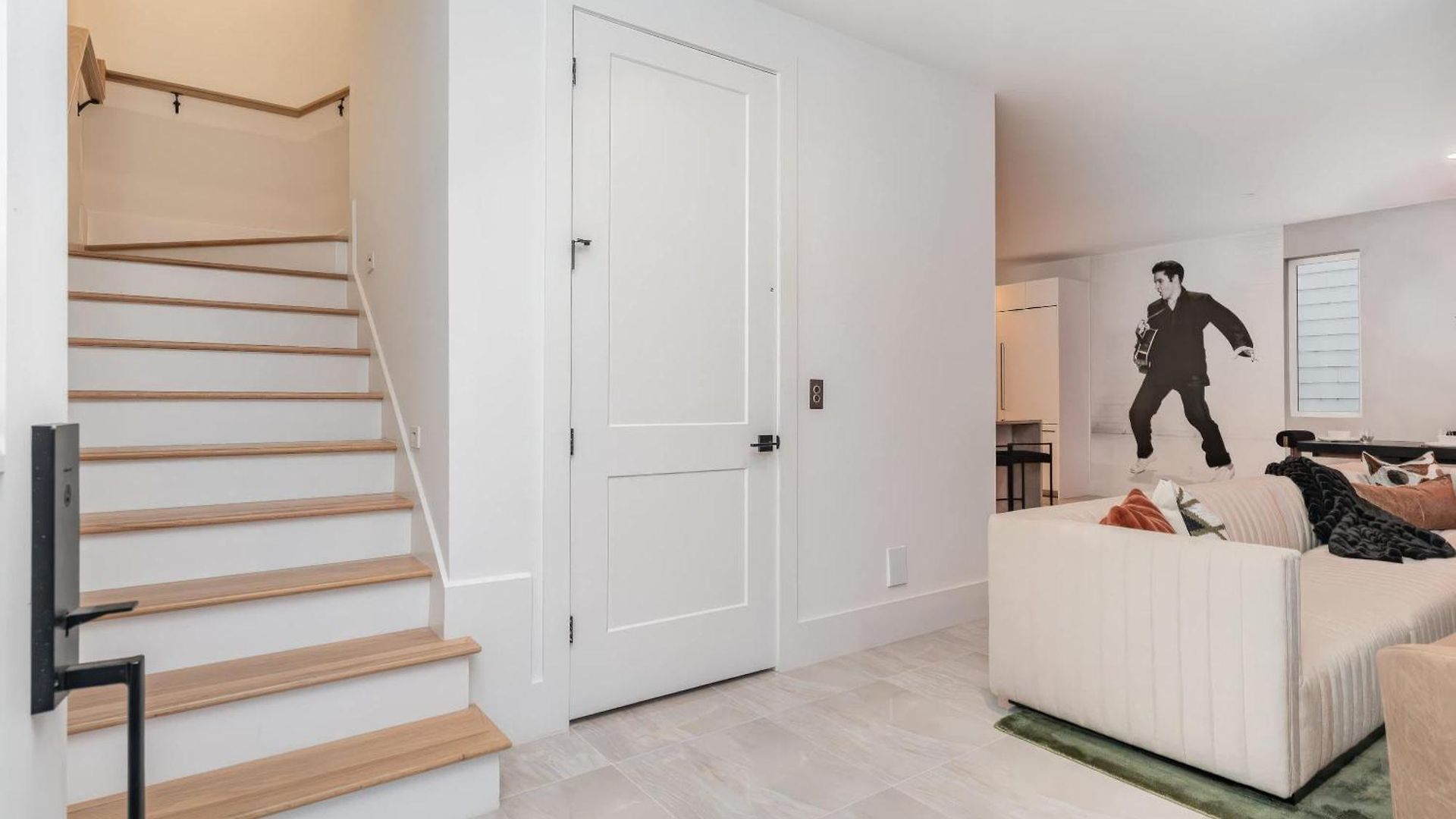 Elevator With Rooftop Hot Tub & Spacious Yard