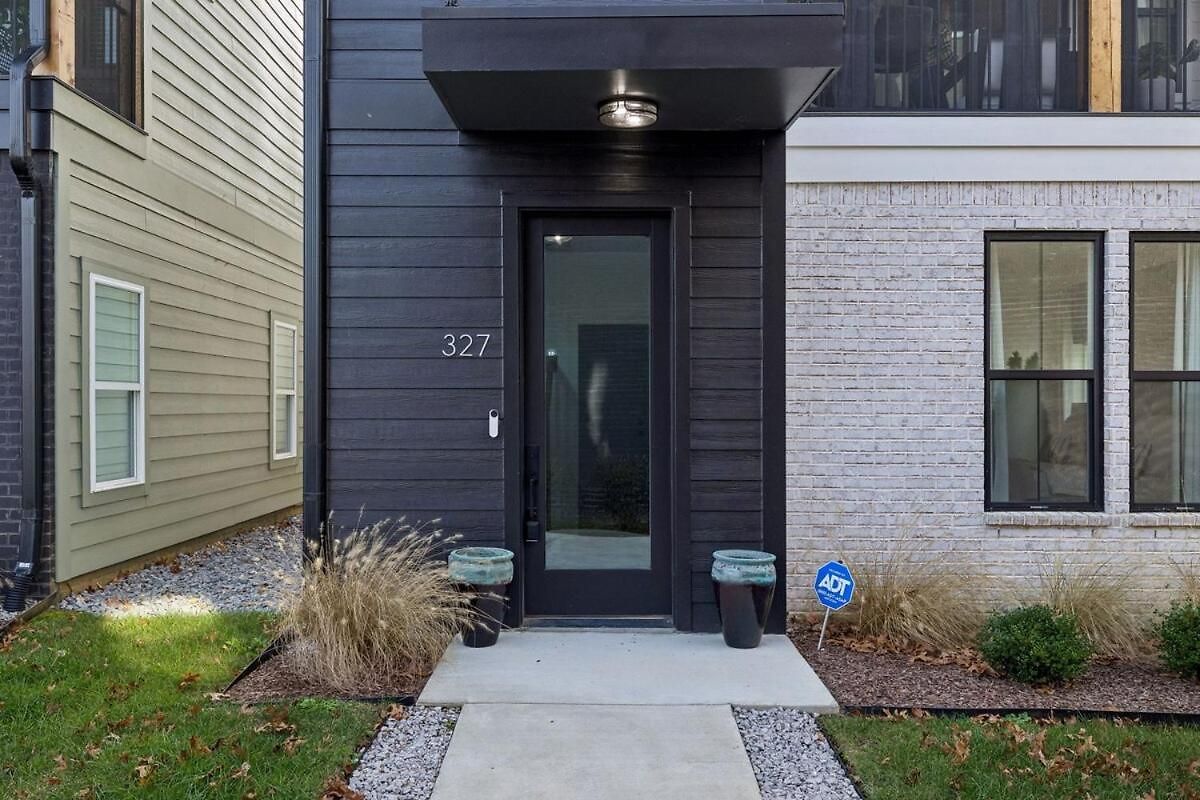 Steelynash - Pittsburgh Grit Meets Twang Holiday home *