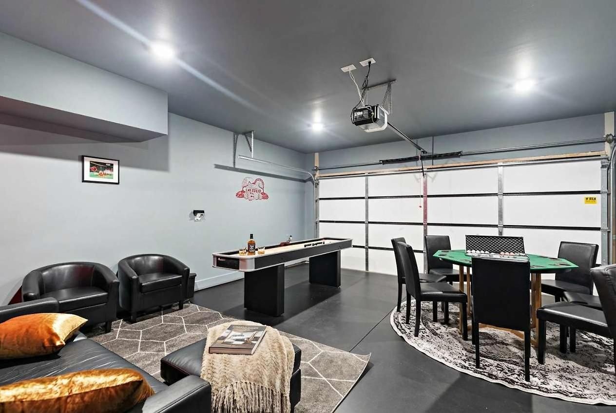 Private With Rooftop Game Near Downtown Holiday home Nashville