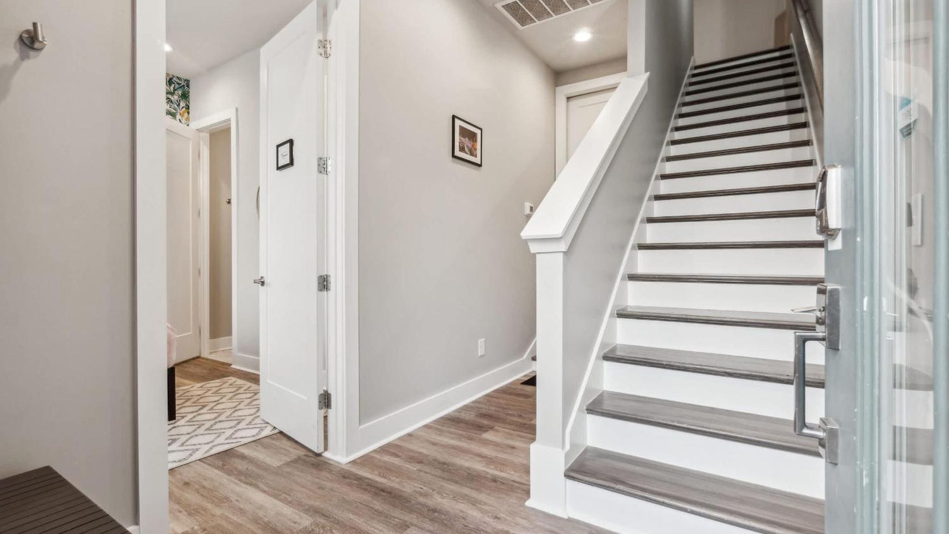 Holiday home Private With Rooftop Game Near Downtown