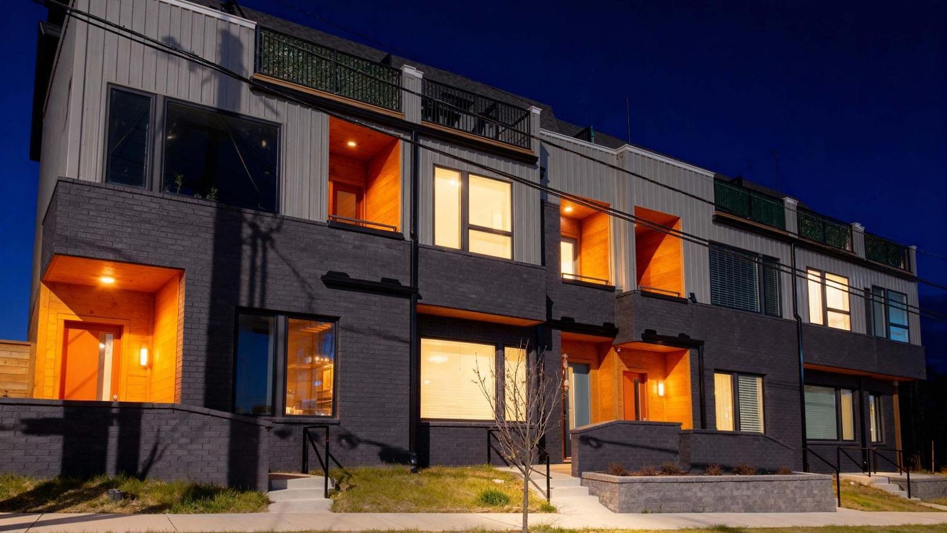 Private With Rooftop Game Near Downtown