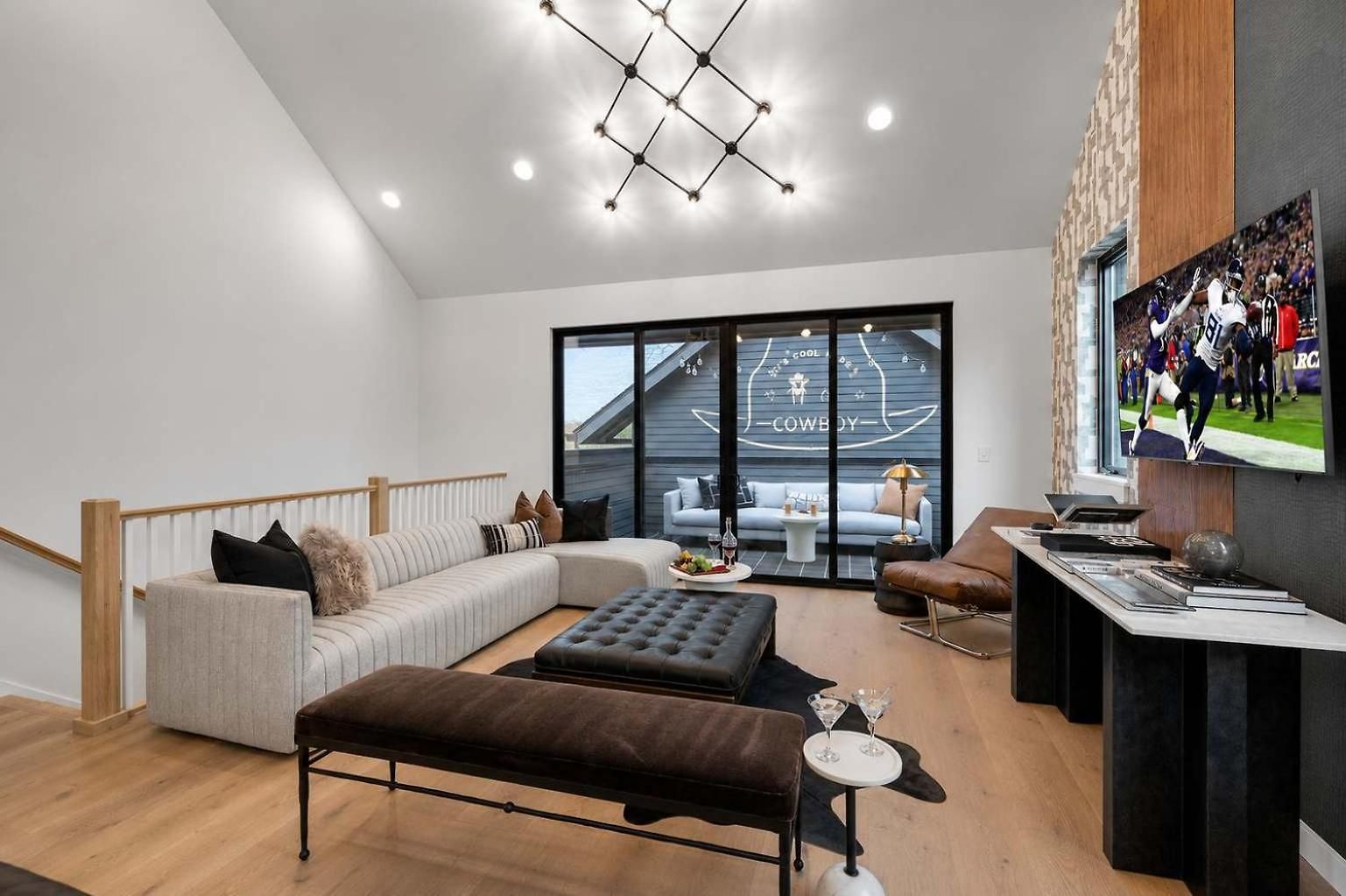 The Modern Cowboy - Rooftop On Music Row