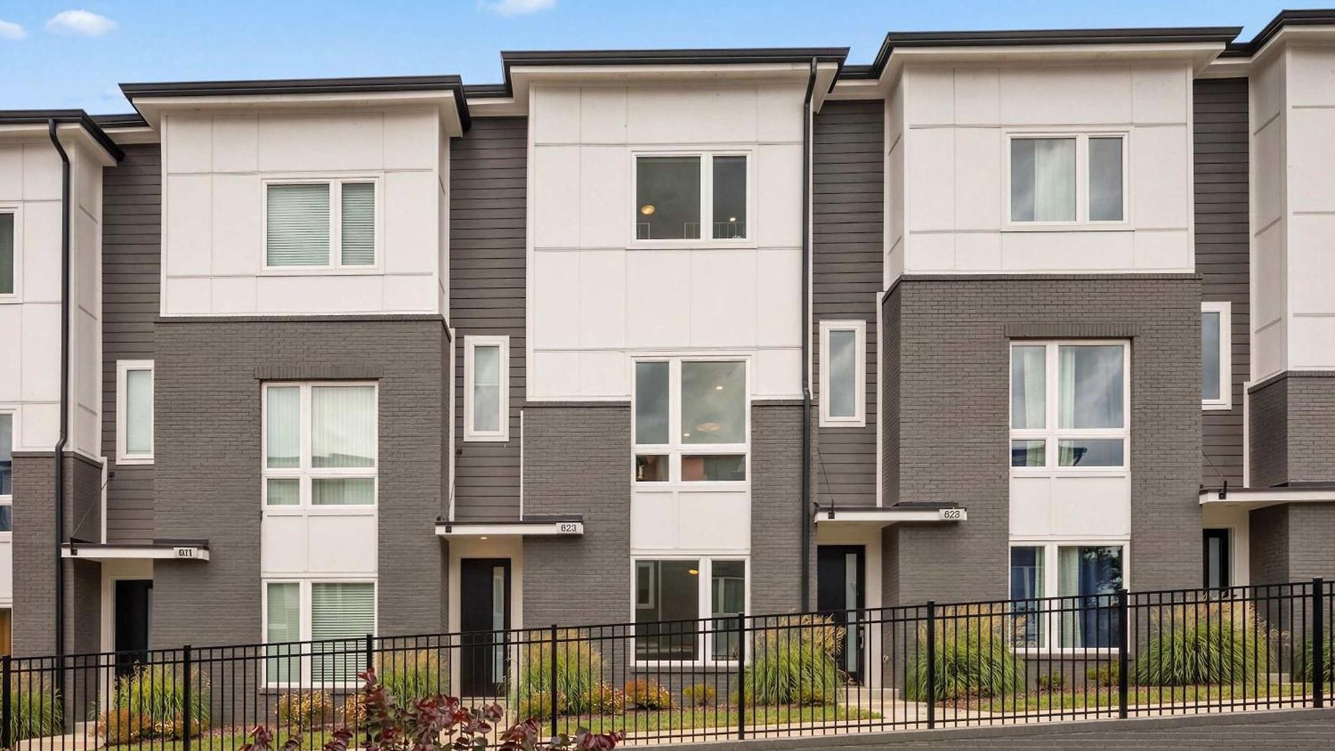King 3br Retreat & 2-car Garage East *