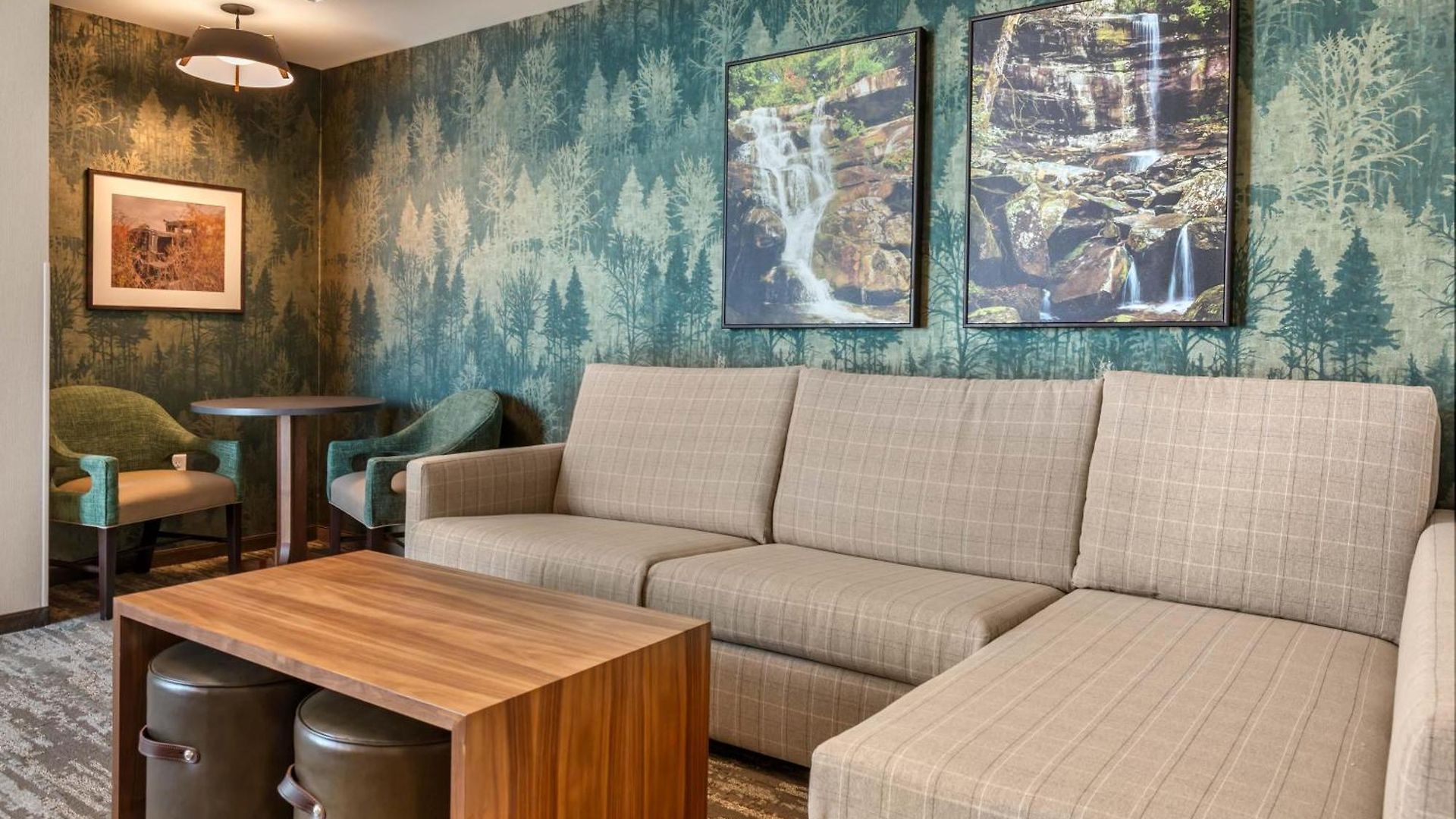 Hotel Drury Plaza Southeast Century Farms 3*