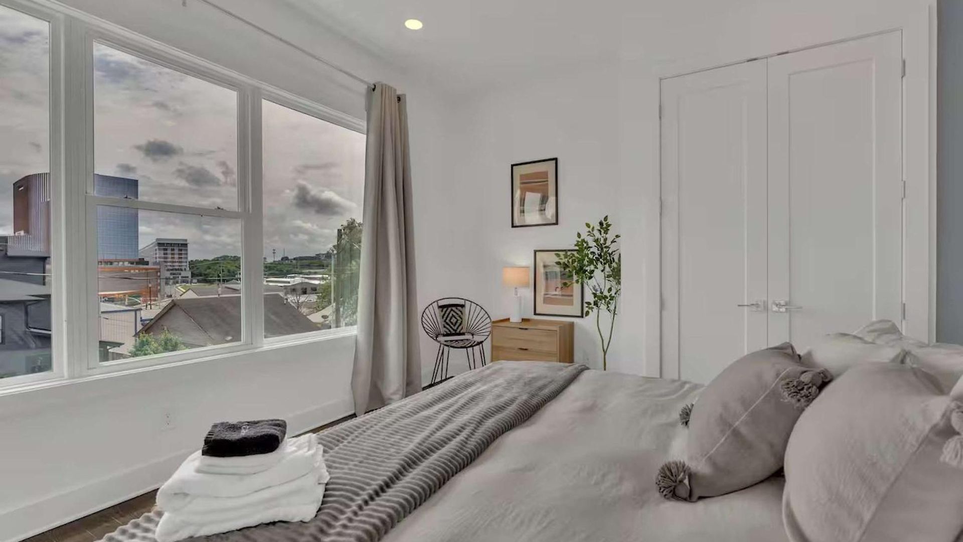 Modern Townhome W Rooftop Views Near Broadway Holiday home Nashville