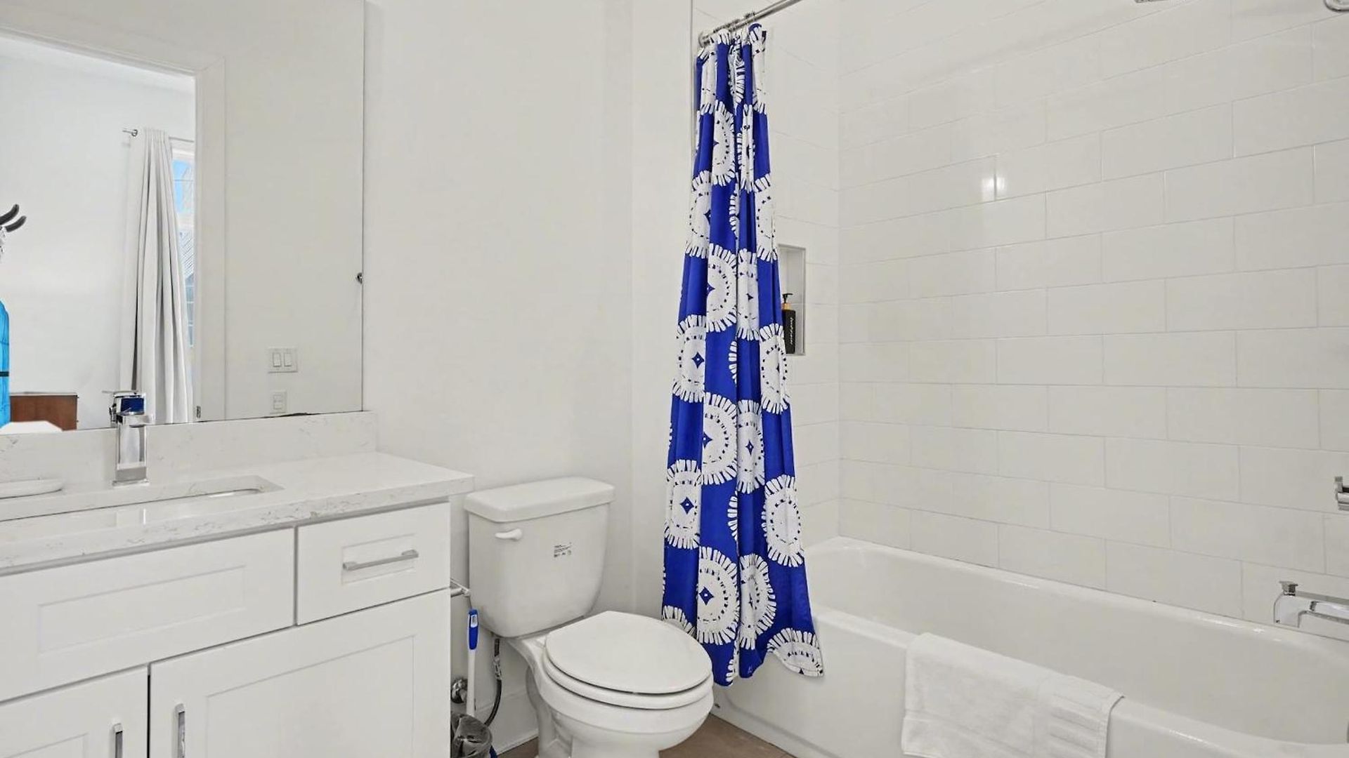 Modern Townhome W Rooftop Views Near Broadway *
