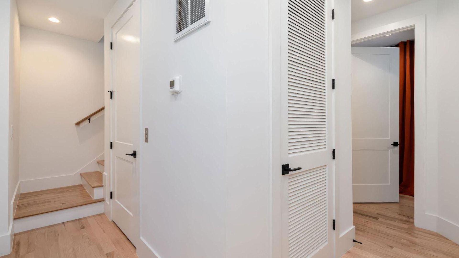 Holiday home Elevator With Rooftop Hot Tub & Spacious Yard *