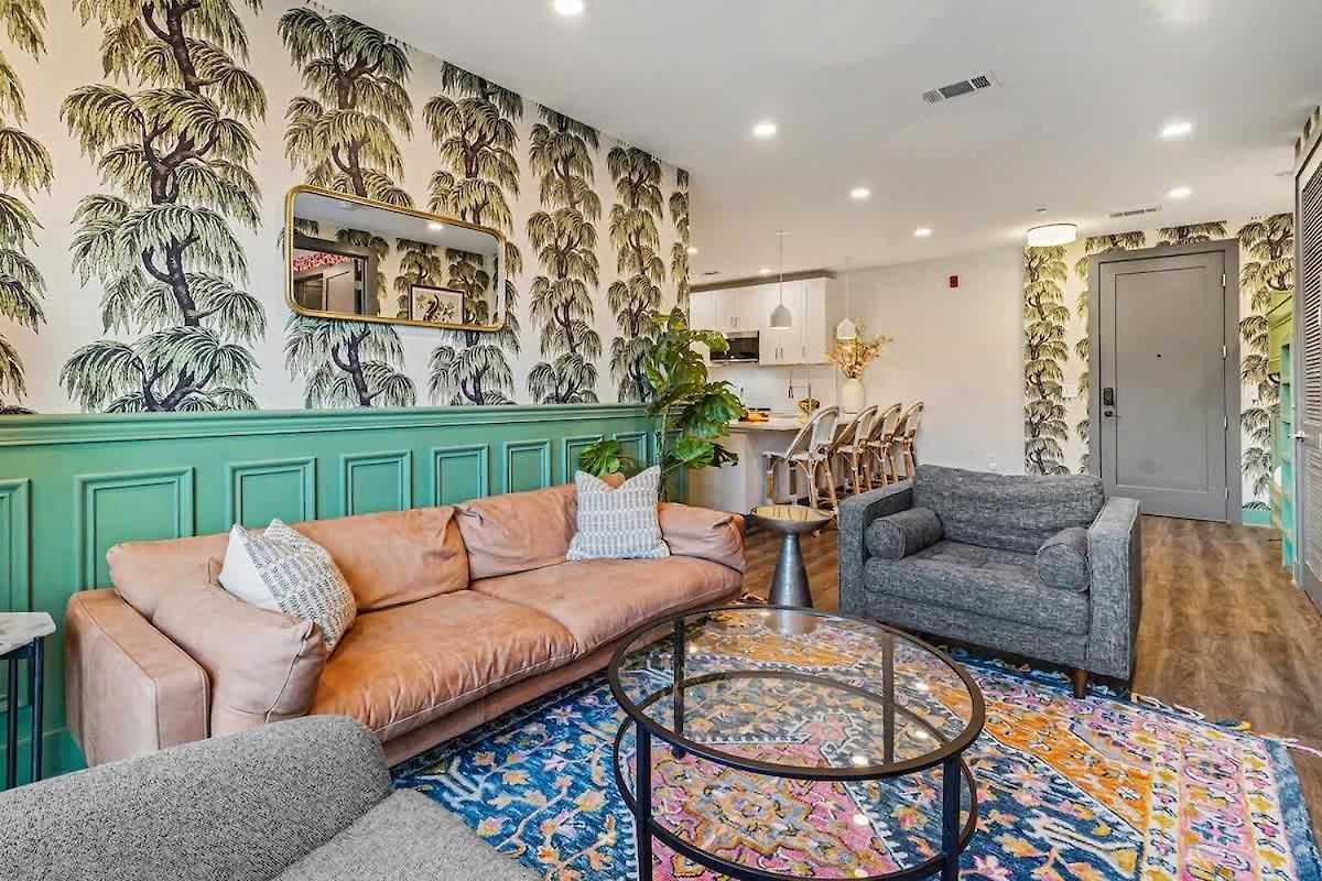 Petal & Palm-rooftop Patio & Gym-mins To Broadway Holiday home