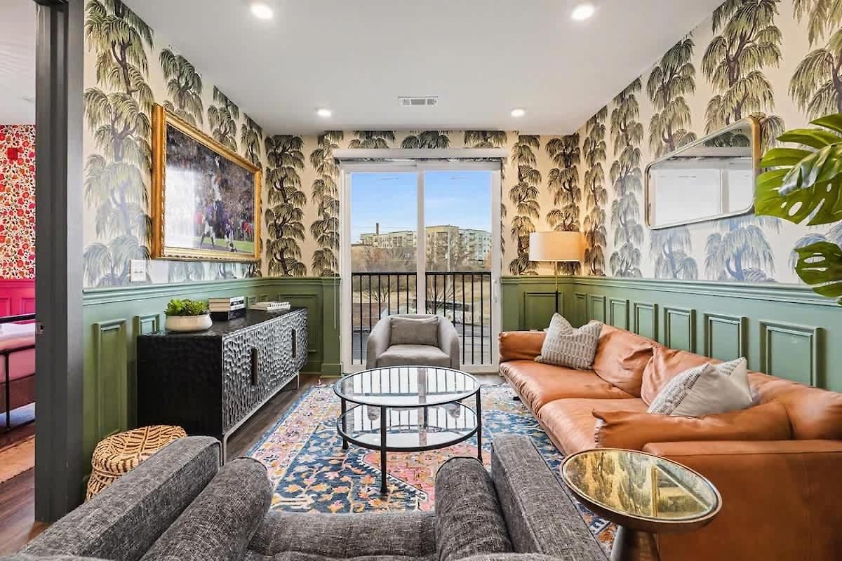 Petal & Palm-rooftop Patio & Gym-mins To Broadway Holiday home