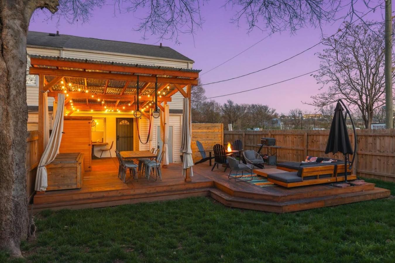 Holiday home Amazing Backyard Only 2 Miles To Downtown With Sauna And Firepit *
