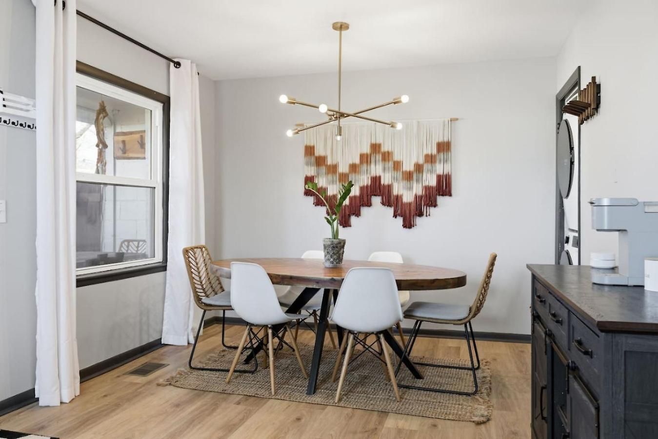 Amazing Backyard Only 2 Miles To Downtown With Sauna And Firepit *