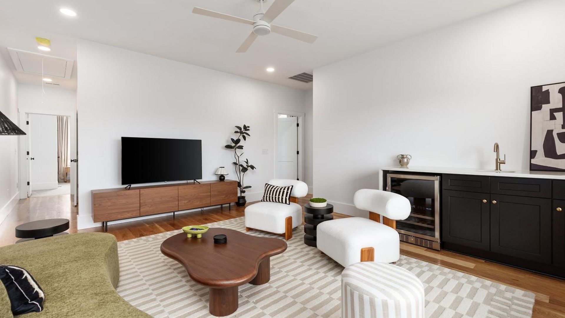 12 South With Rooftop Sauna And Wet Bar With 2 Car Garage *