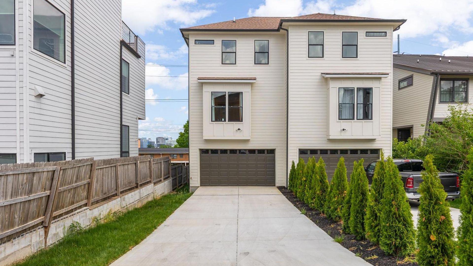 12 South With Rooftop Sauna And Wet Bar With 2 Car Garage Holiday home Nashville