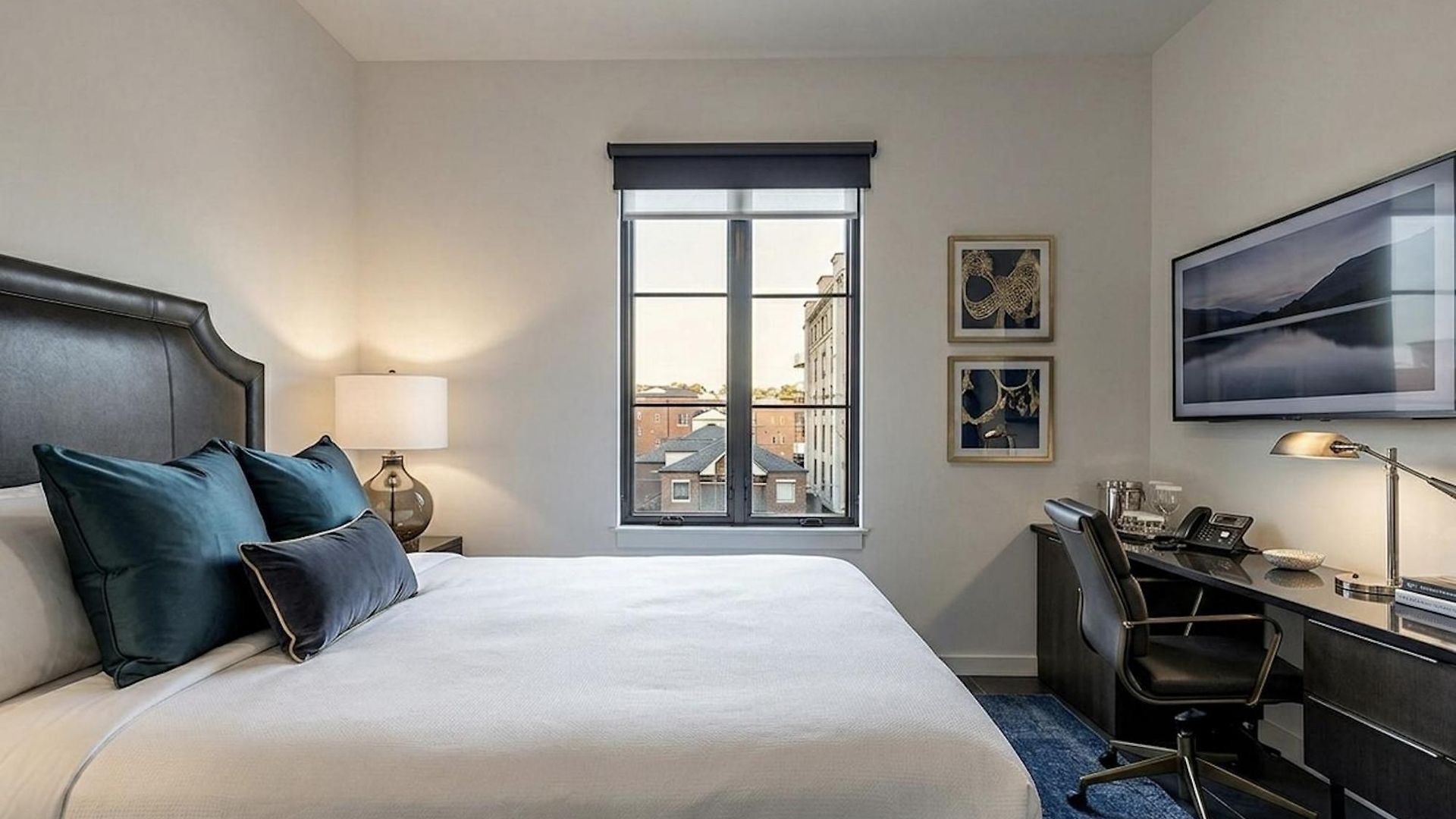 Hotel The 121