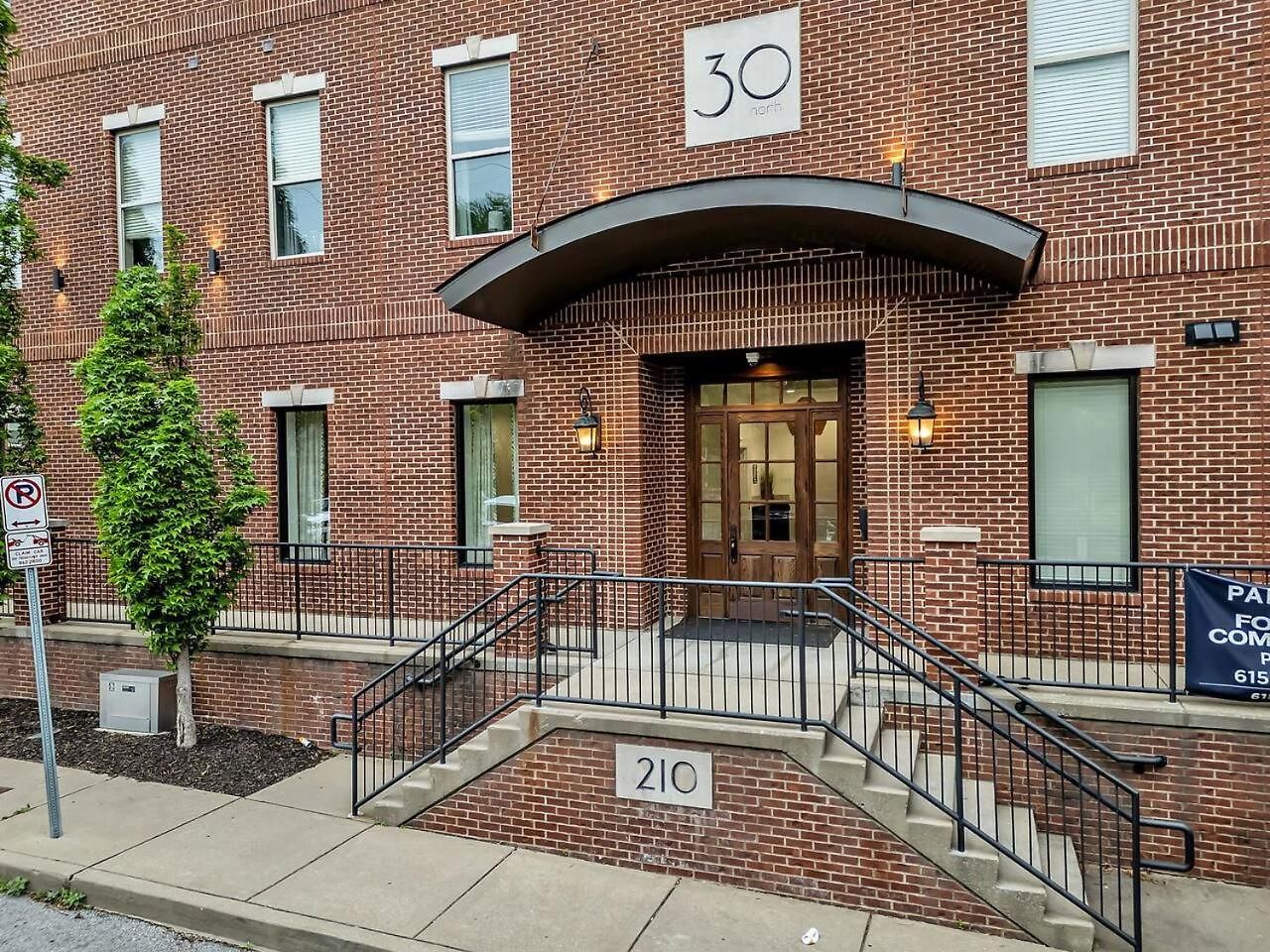 Walk To Vanderbilt From The Commodore Just 10 Min To Broadway Holiday home Nashville