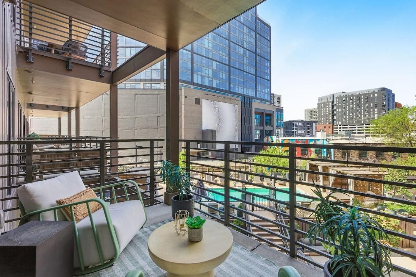 Holiday home With Pool Balcony And Garage Walk To Downtown Broadway Nashville