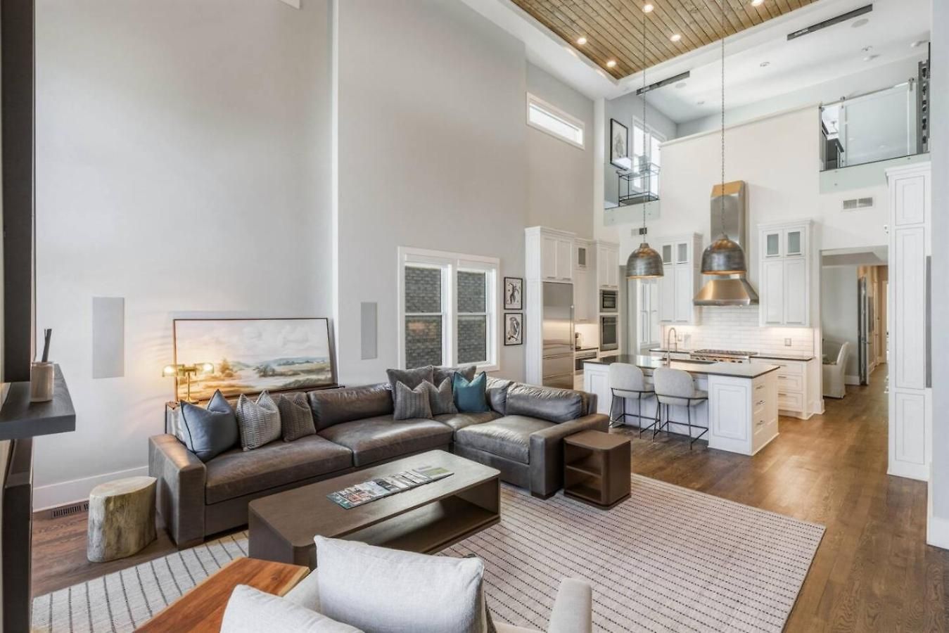 Germantown Stunner With A Skyline View Rooftop And Private Garage Holiday home Nashville